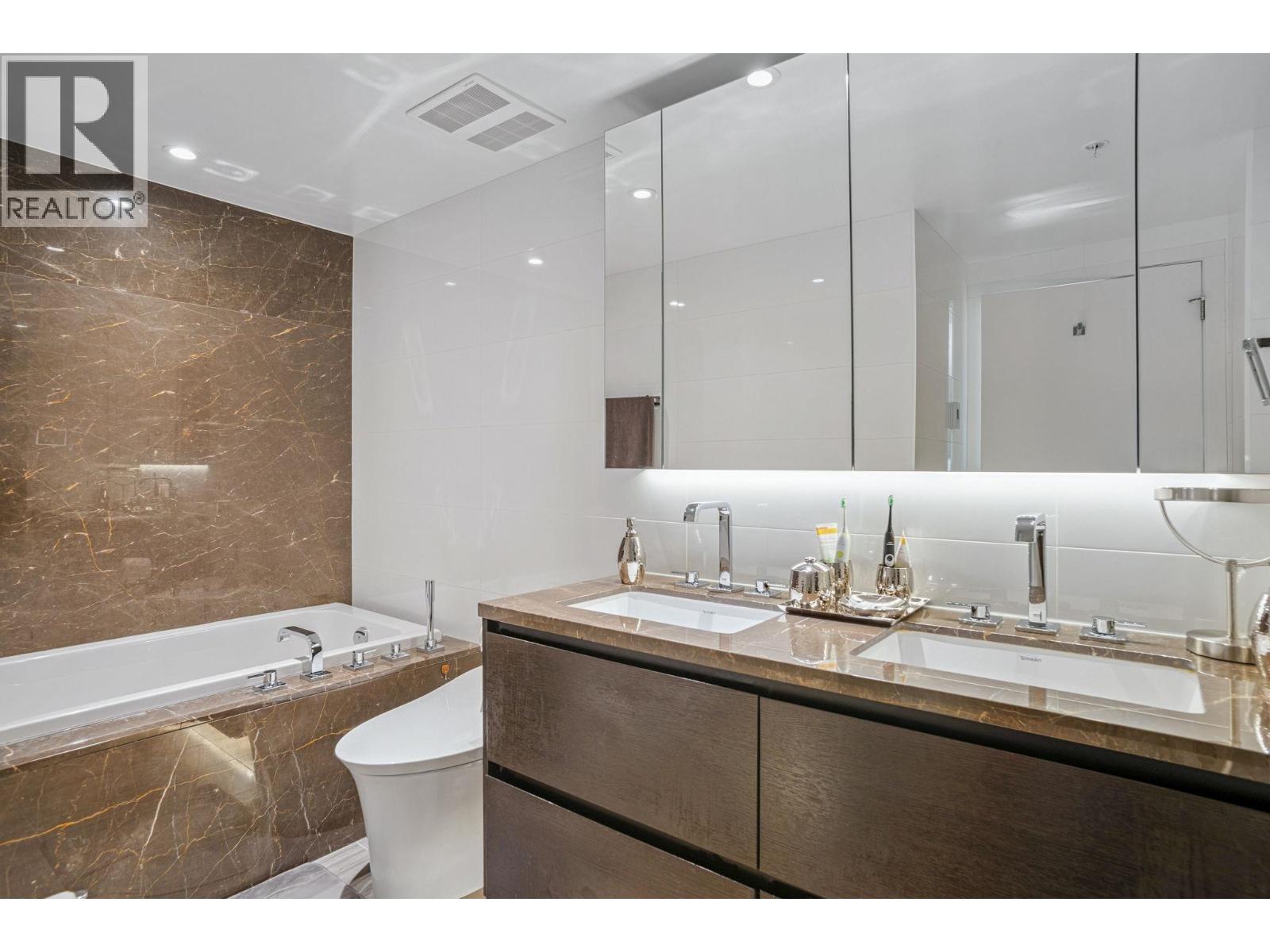 304 7128 Adera Street, Vancouver, British Columbia V6P 0H6 - Photo 14 - R3112259