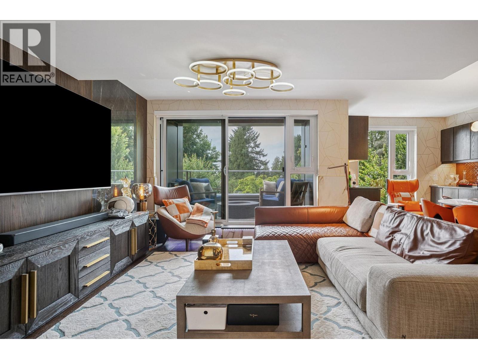 304 7128 Adera Street, Vancouver, British Columbia V6P 0H6 - Photo 2 - R3112259