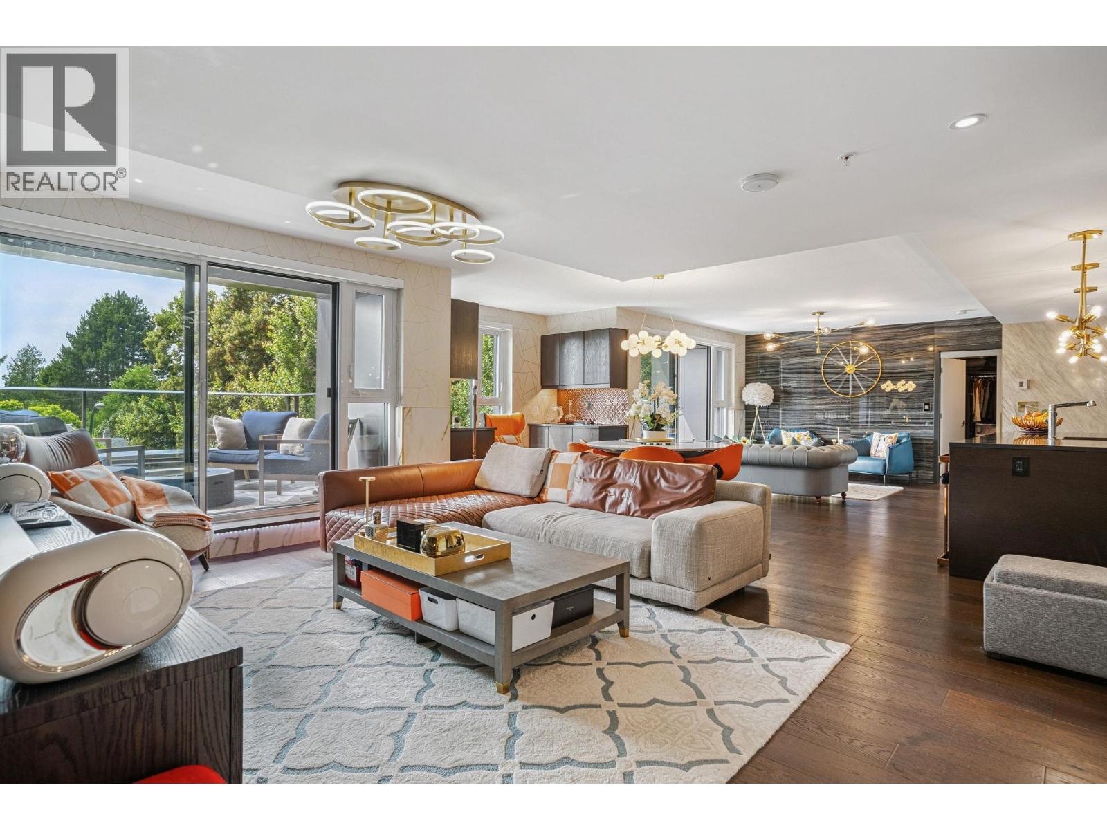 304 7128 Adera Street, Vancouver, British Columbia V6P 0H6 - Photo 3 - R3112259