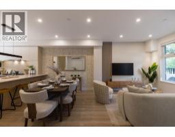 102 342 MOUNTAIN HIGHWAY, North Vancouver, British Columbia