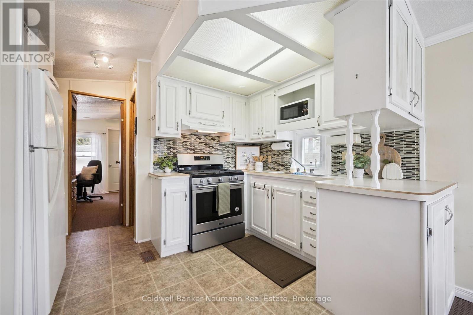 401 Teak Trail, Centre Wellington, Ontario  N1M 2W5 - Photo 11 - X13006782