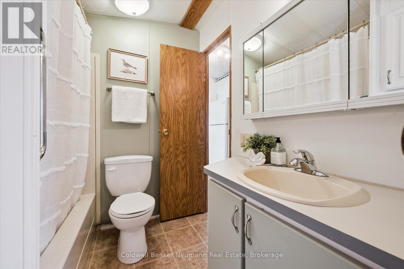 401 Teak Trail, Centre Wellington, Ontario  N1M 2W5 - Photo 16 - X13006782