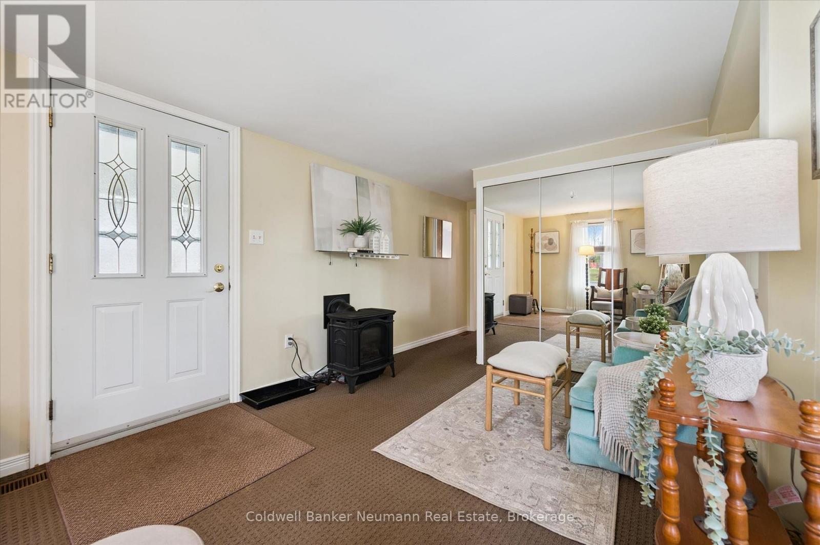 401 Teak Trail, Centre Wellington, Ontario  N1M 2W5 - Photo 5 - X13006782