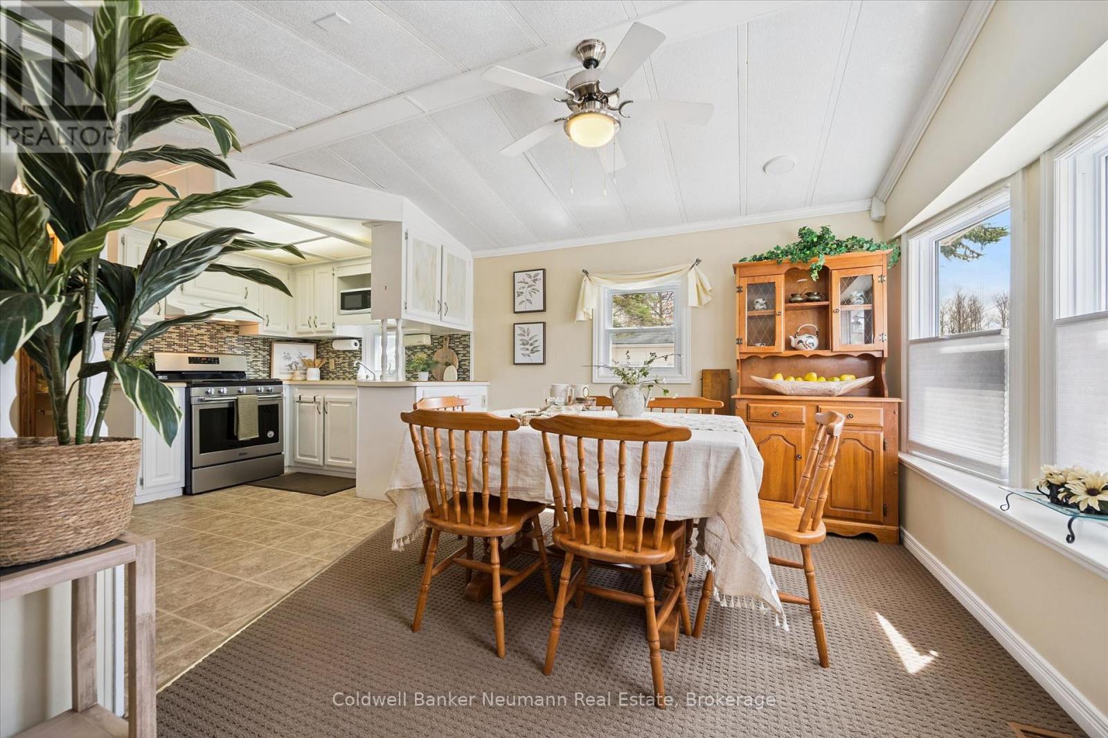 401 Teak Trail, Centre Wellington, Ontario  N1M 2W5 - Photo 8 - X13006782