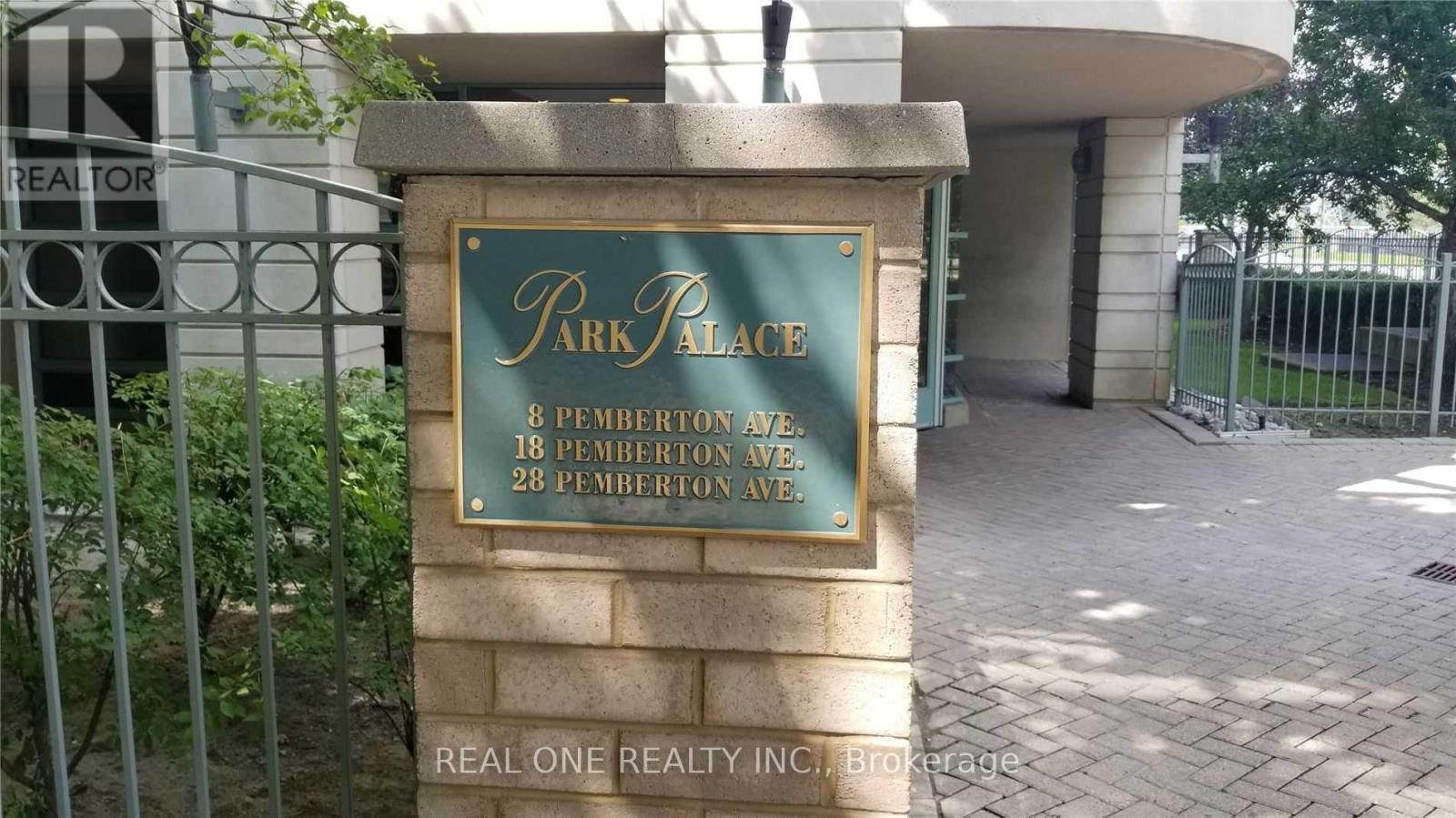 Uph06 - 8 Pemberton Avenue, Toronto, Ontario  M2M 4K8 - Photo 2 - C13004650