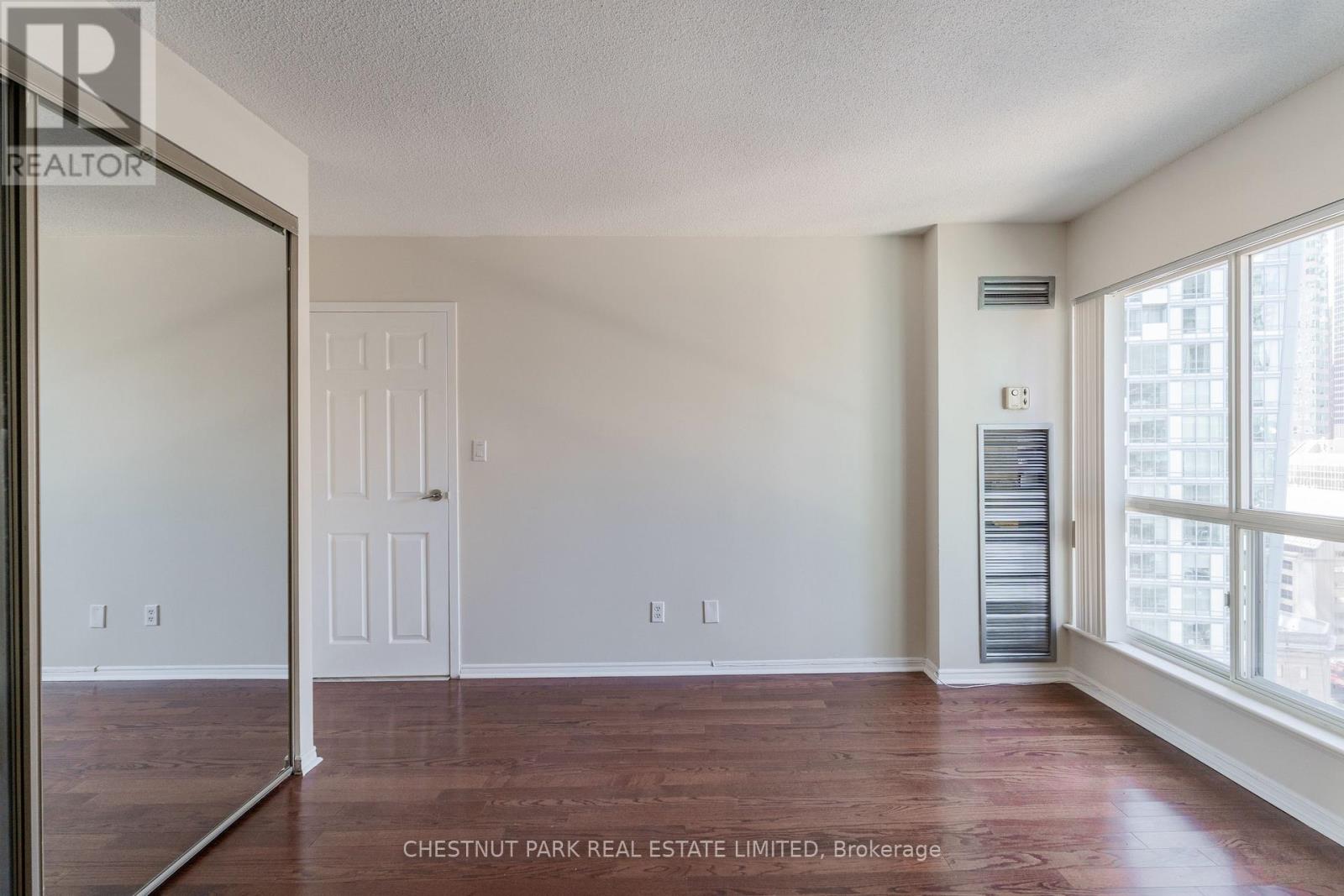 2107 - 25 The Esplanade, Toronto, Ontario  M5E 1W5 - Photo 22 - C13006764