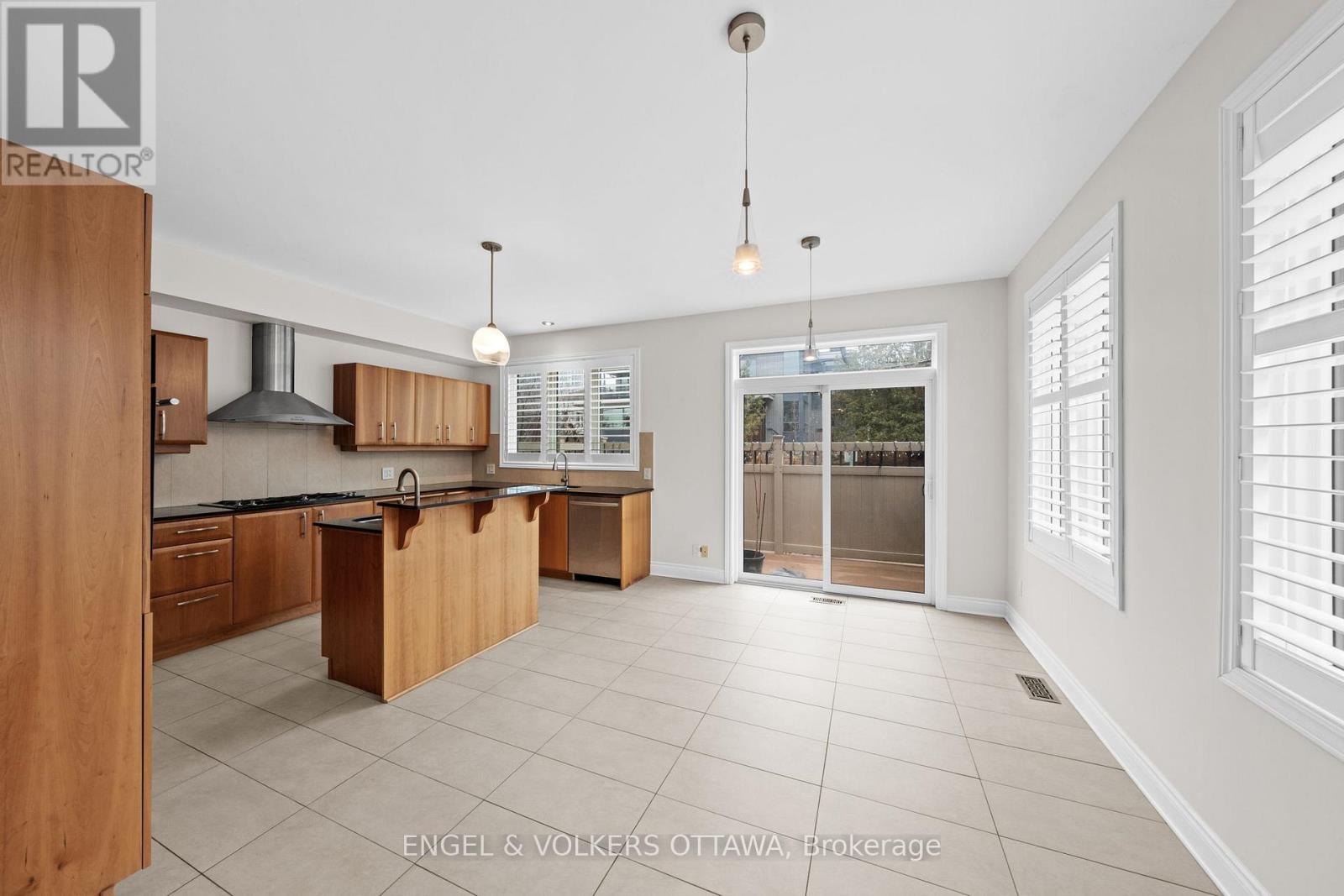 249 Atlantis Avenue, Ottawa, Ontario  K2A 1X9 - Photo 9 - X13006750