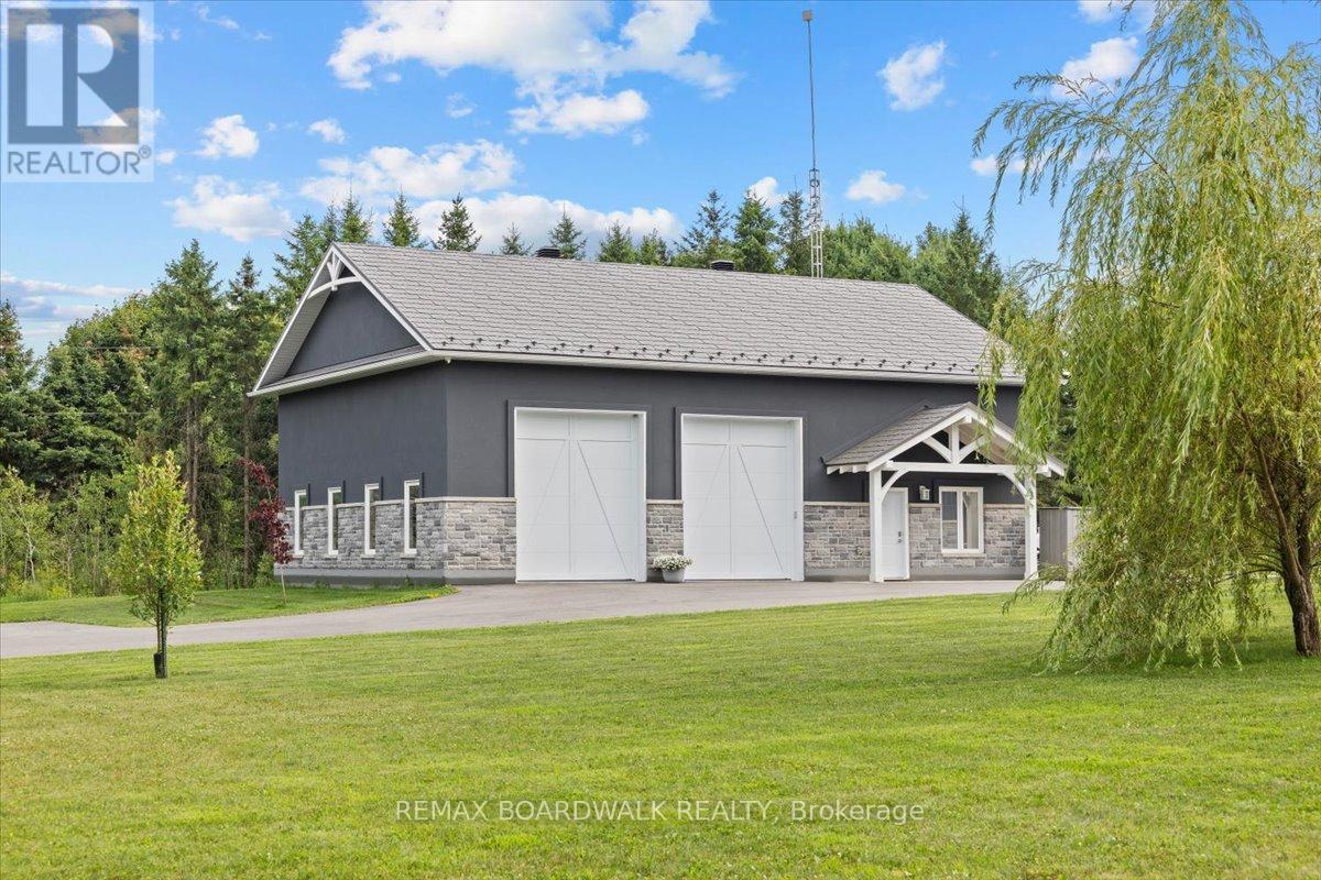 2440 Emmett Road, Ottawa, Ontario  K4C 1S1 - Photo 3 - X13006836