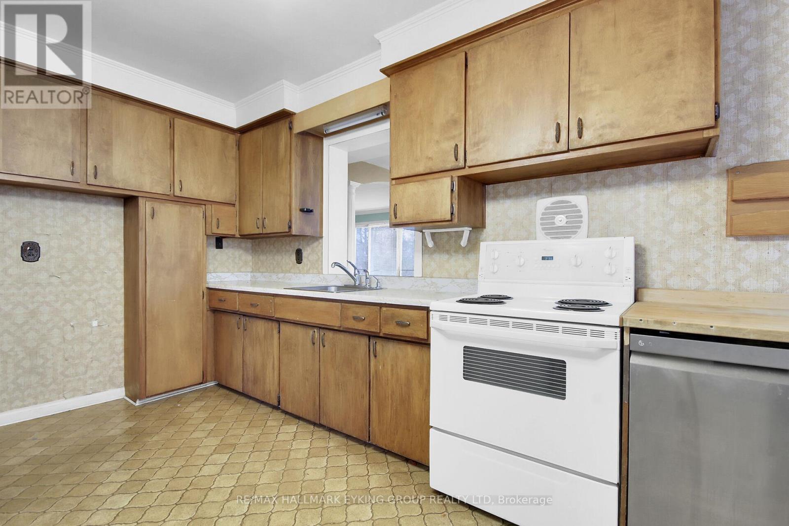 2018 Olympia Crescent, Ottawa, Ontario  K1G 2B4 - Photo 10 - X13006890