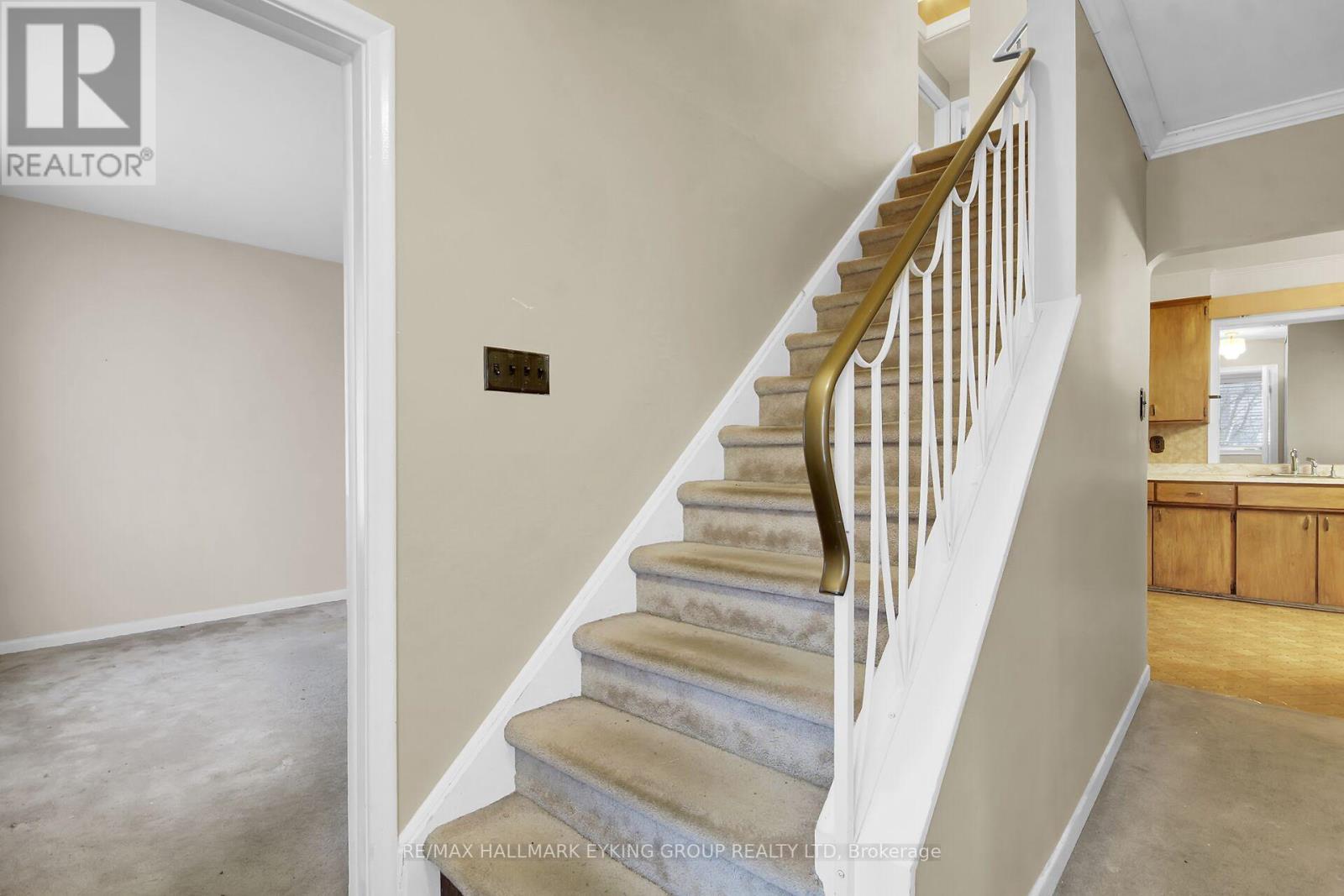 2018 Olympia Crescent, Ottawa, Ontario  K1G 2B4 - Photo 14 - X13006890