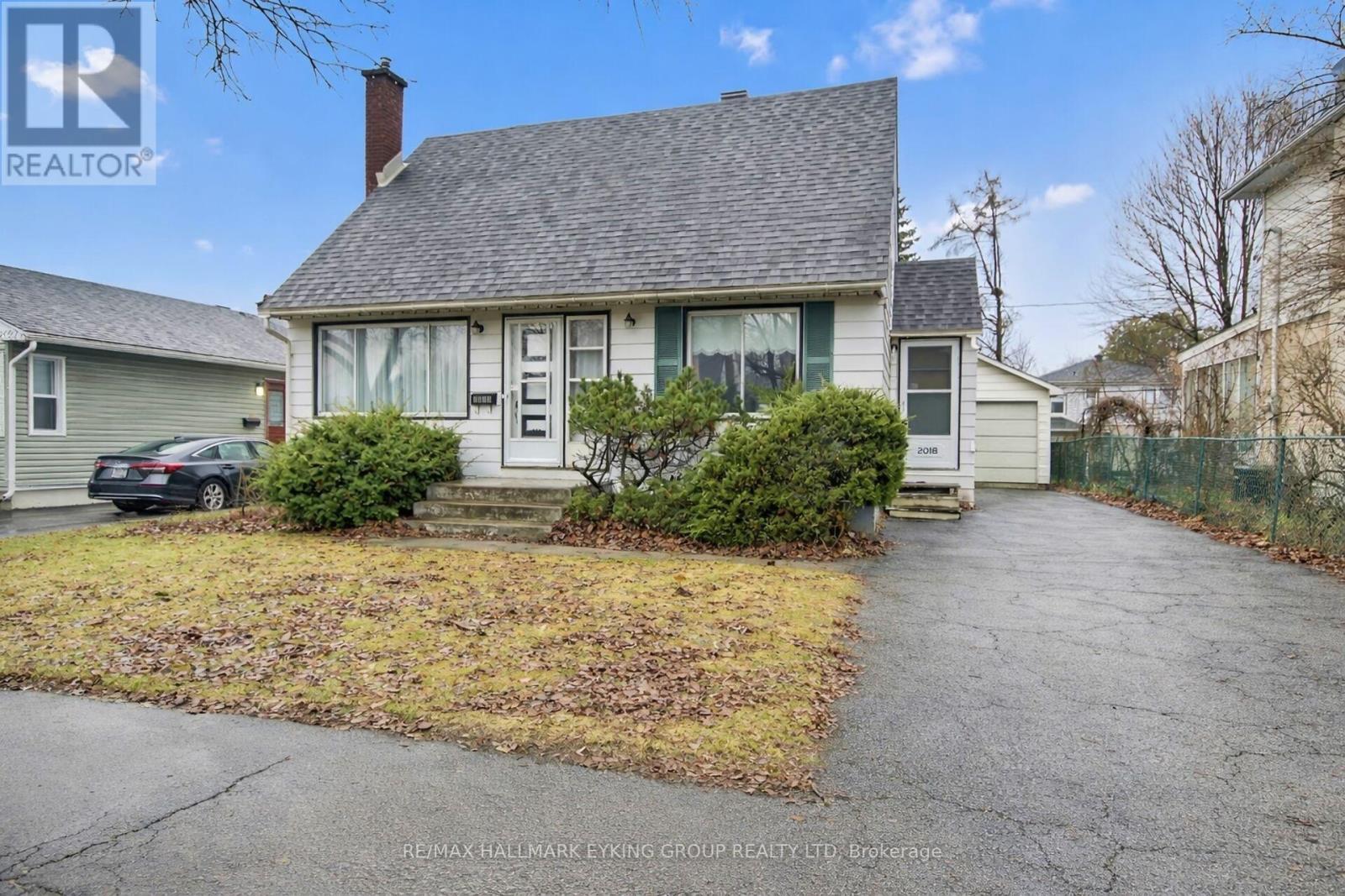 2018 Olympia Crescent, Ottawa, Ontario  K1G 2B4 - Photo 2 - X13006890