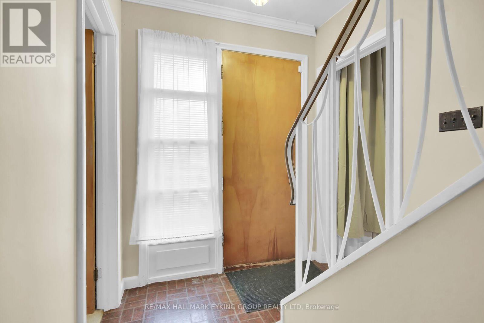 2018 Olympia Crescent, Ottawa, Ontario  K1G 2B4 - Photo 4 - X13006890