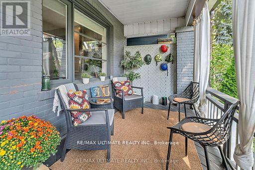 10 Oakdene Crescent, Toronto, Ontario  M4J 4H9 - Photo 2 - E13006822