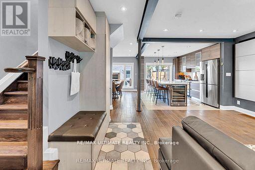 10 Oakdene Crescent, Toronto, Ontario  M4J 4H9 - Photo 3 - E13006822