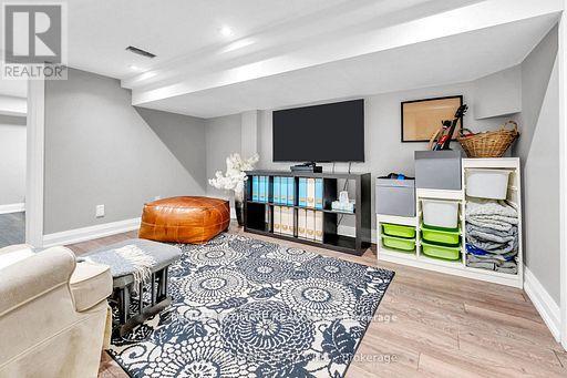 10 Oakdene Crescent, Toronto, Ontario  M4J 4H9 - Photo 33 - E13006822