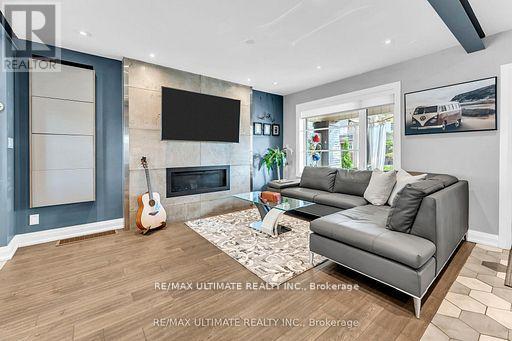 10 Oakdene Crescent, Toronto, Ontario  M4J 4H9 - Photo 8 - E13006822