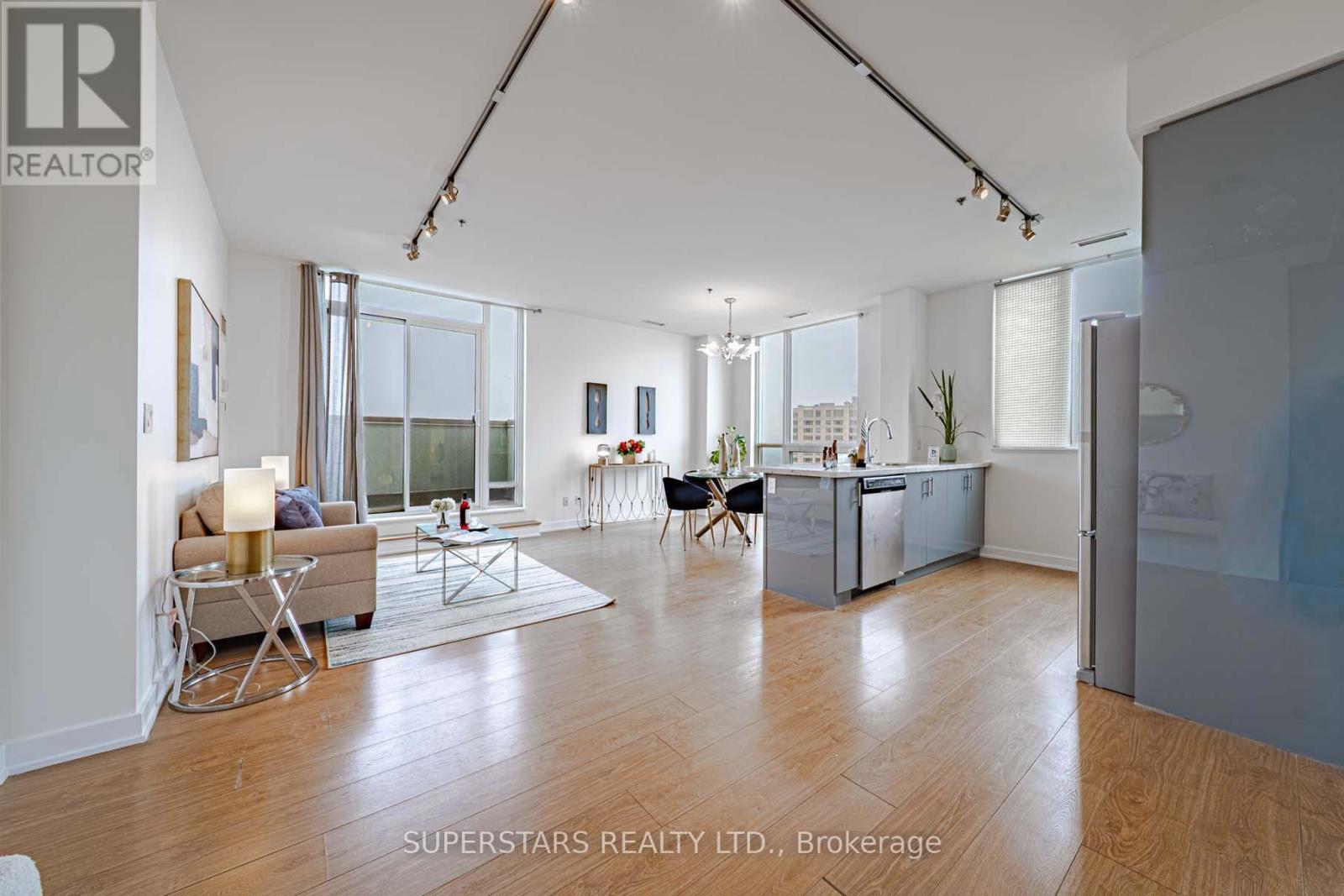 2009(Ph9) - 185 Bonis Avenue, Toronto, Ontario  M1T 0A4 - Photo 3 - E13006866