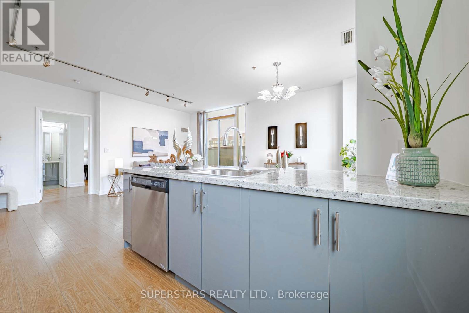 2009(Ph9) - 185 Bonis Avenue, Toronto, Ontario  M1T 0A4 - Photo 6 - E13006866