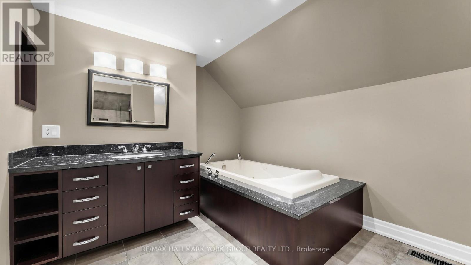 57 - 225 Meadow Lark Lane, Aurora, Ontario  L4G 0L5 - Photo 18 - N13006752