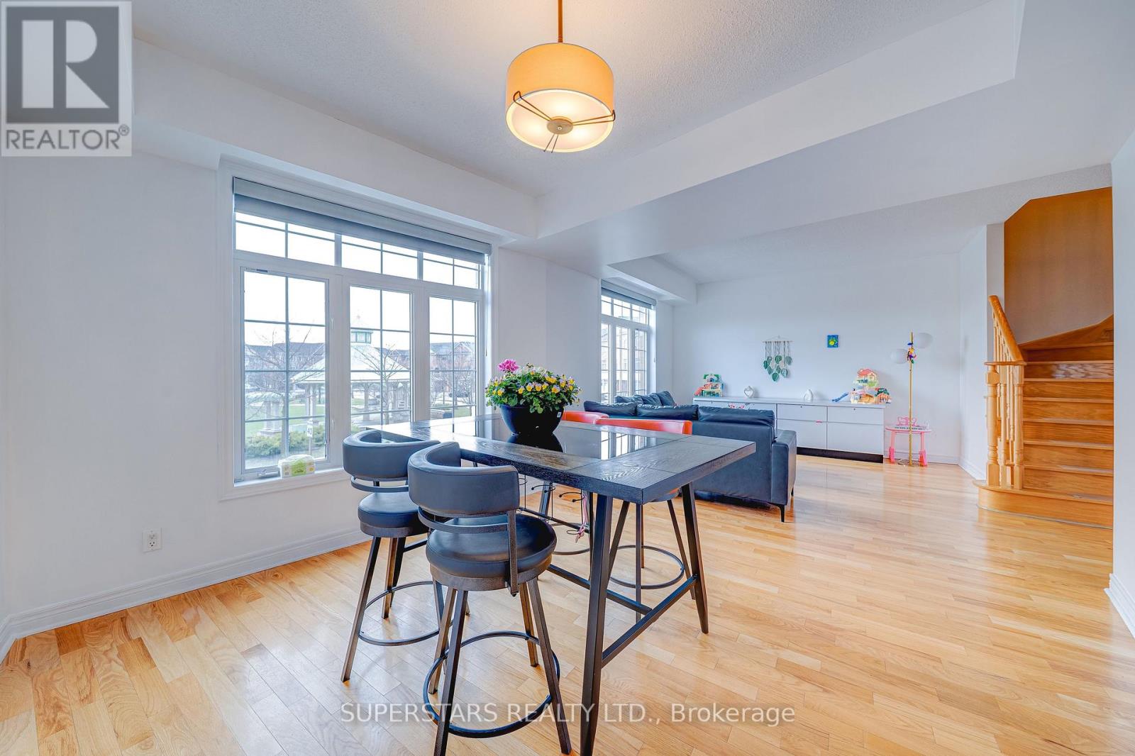 22 - 30 Greensborough Village Circle, Markham, Ontario  L6E 1Z1 - Photo 3 - N13006786