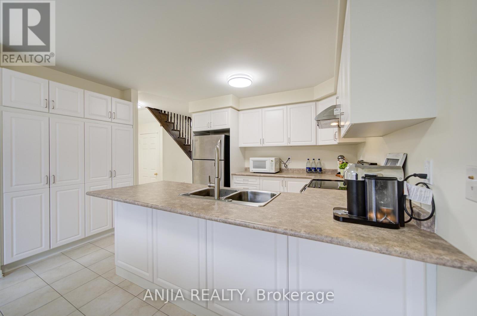 1124 Bur Oak Avenue, Markham, Ontario  L6E 0K9 - Photo 12 - N13006802