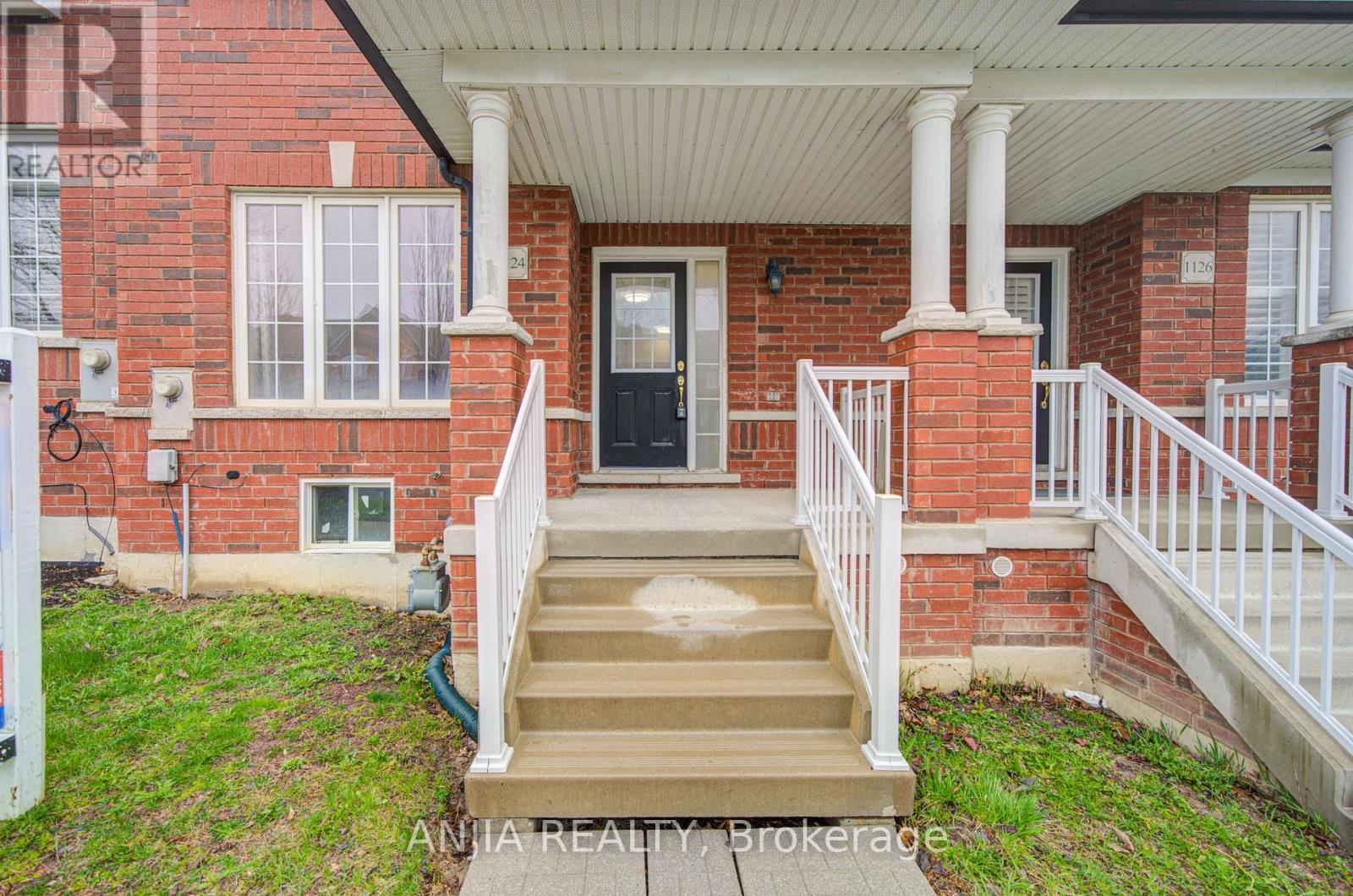 1124 Bur Oak Avenue, Markham, Ontario  L6E 0K9 - Photo 2 - N13006802