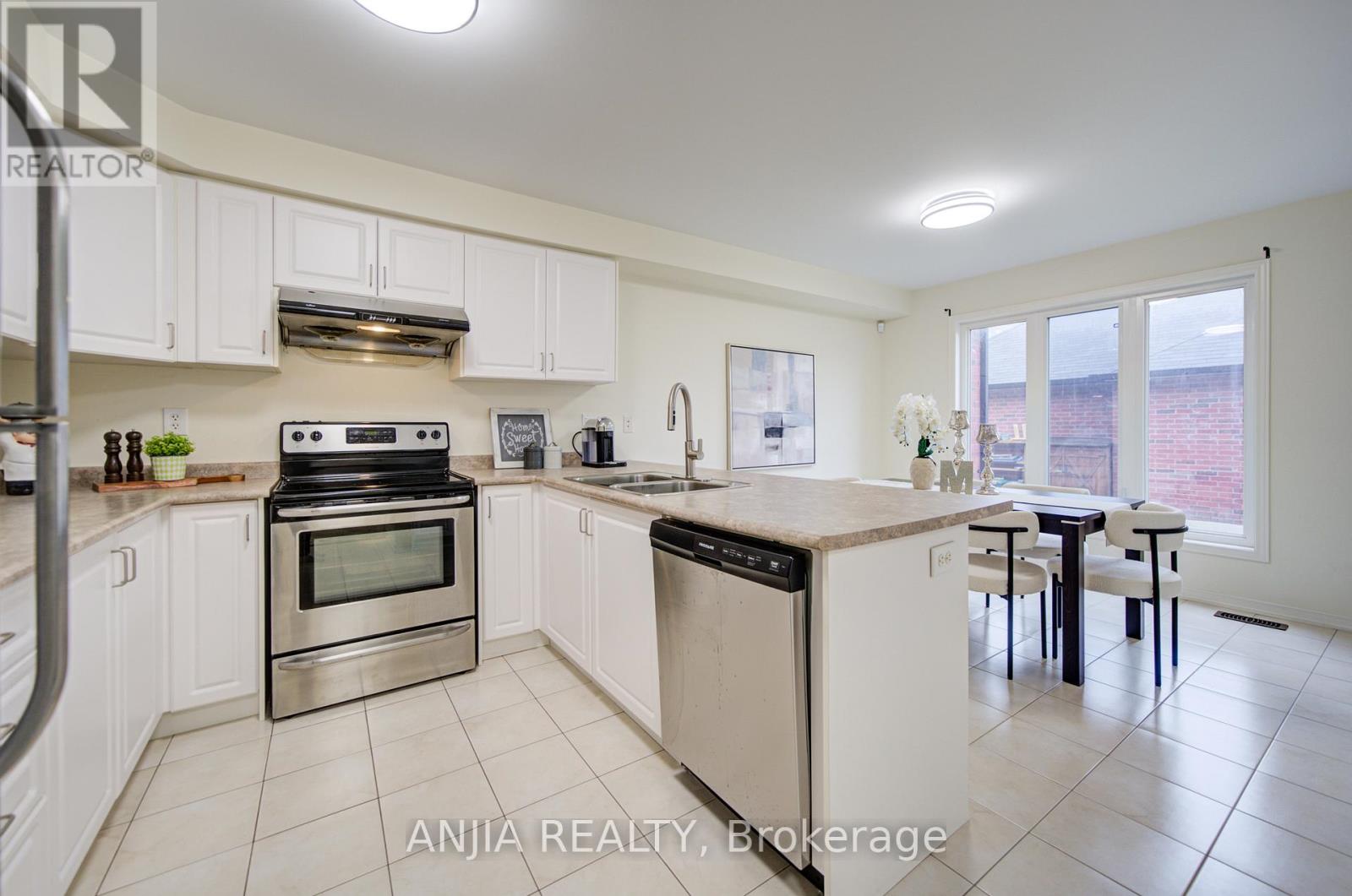 1124 Bur Oak Avenue, Markham, Ontario  L6E 0K9 - Photo 9 - N13006802