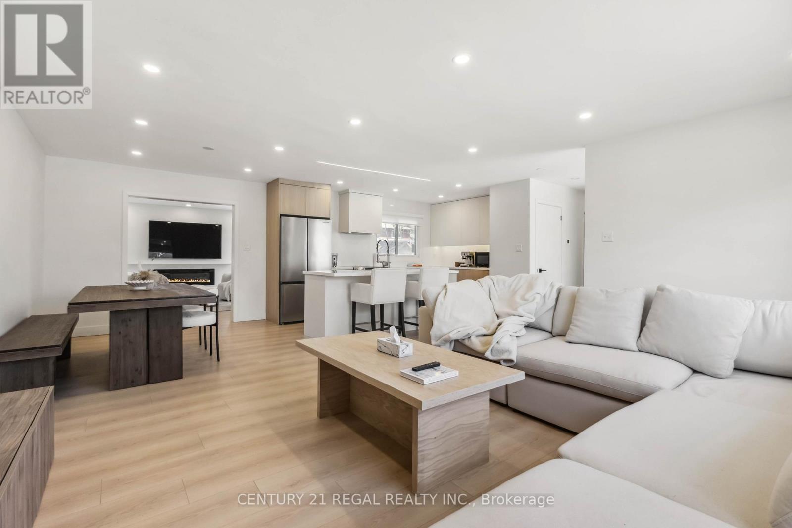 26 Sir Bedevere Place, Markham, Ontario  L3P 2W2 - Photo 5 - N13006812