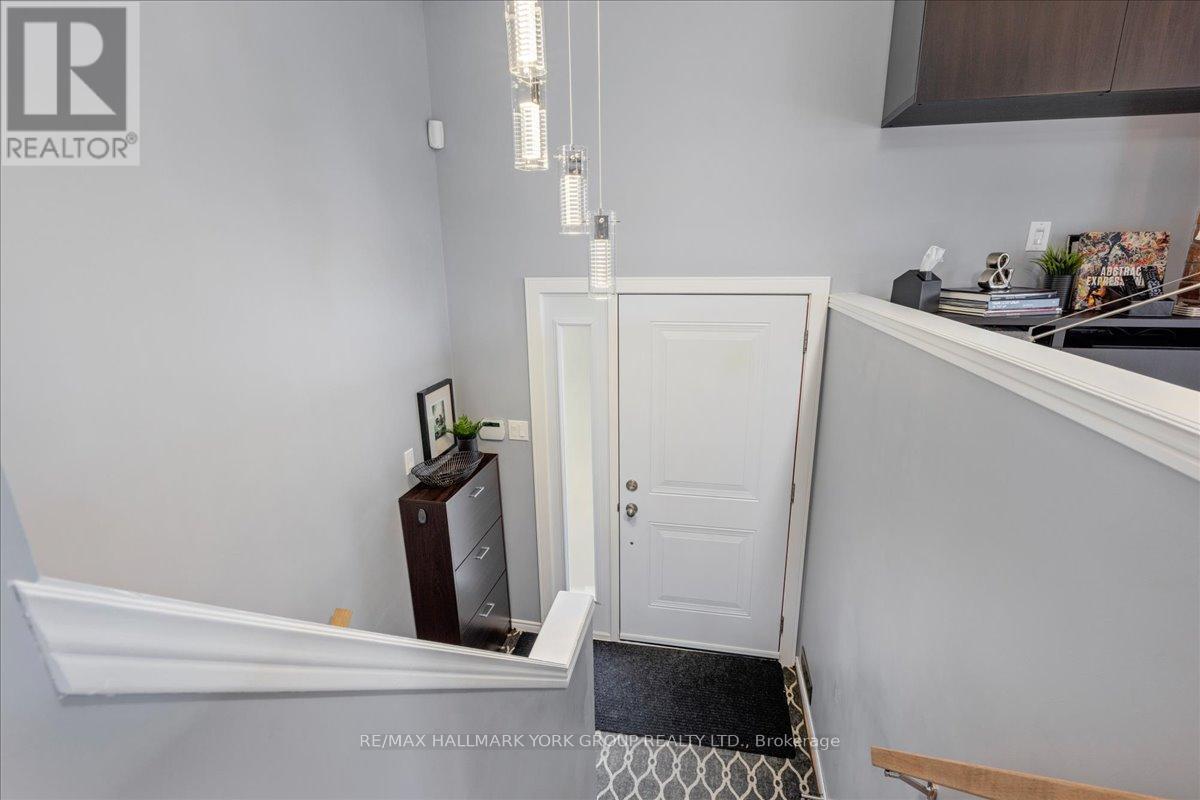 63a Tulip Street, Georgina, Ontario  L4P 1C6 - Photo 3 - N13006844