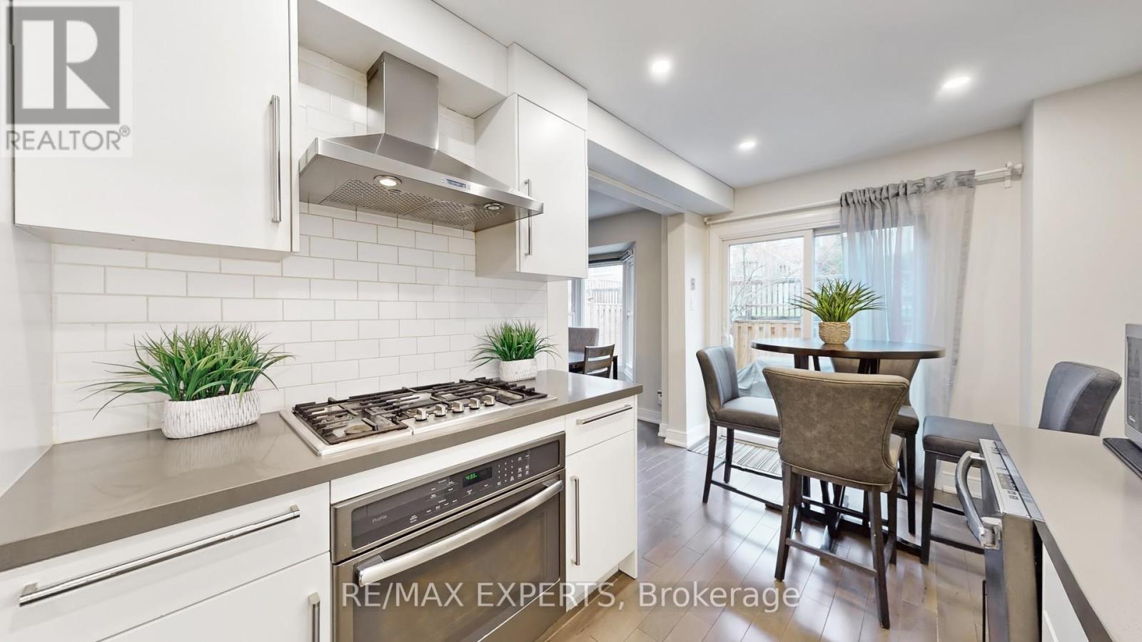 562 Tara Hill Circle, Aurora, Ontario  L4G 6G9 - Photo 10 - N13006874