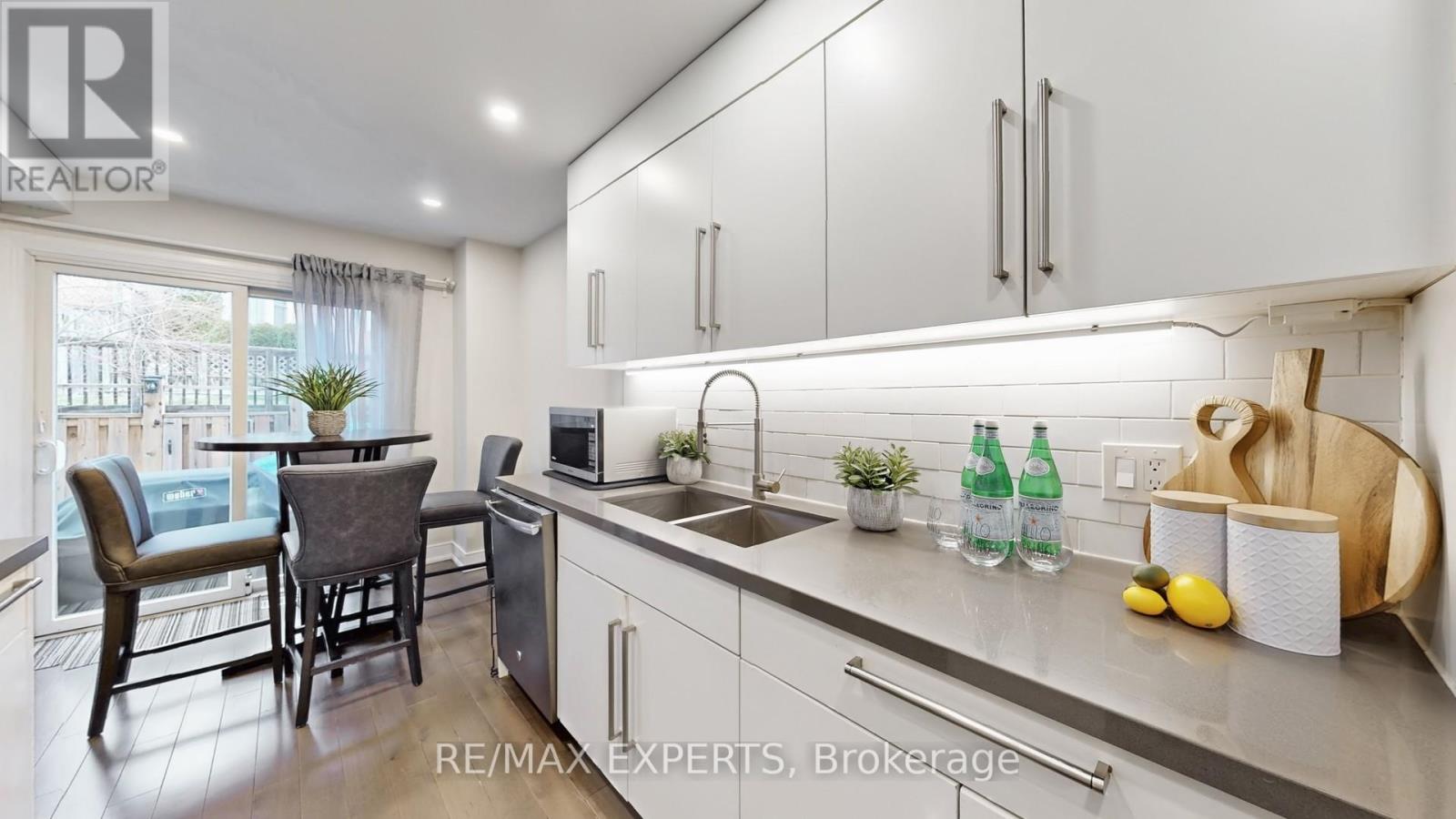 562 Tara Hill Circle, Aurora, Ontario  L4G 6G9 - Photo 11 - N13006874