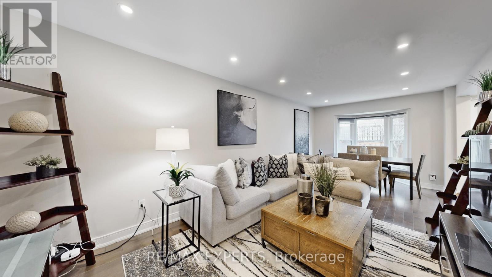 562 Tara Hill Circle, Aurora, Ontario  L4G 6G9 - Photo 2 - N13006874