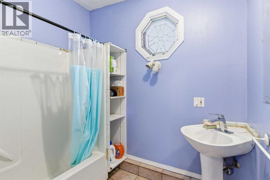 4008 36 Street NW, Calgary, Alberta  T2L 2A1 - Photo 27 - A2301943