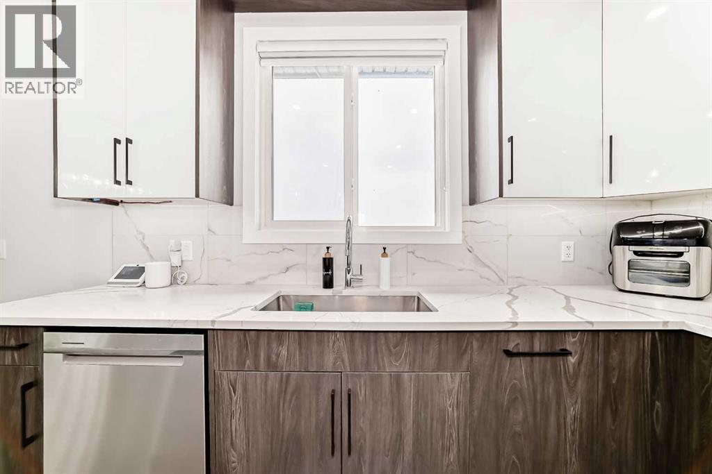 82 Waterford Crescent, Chestermere, Alberta  T1X 2V1 - Photo 8 - A2302004