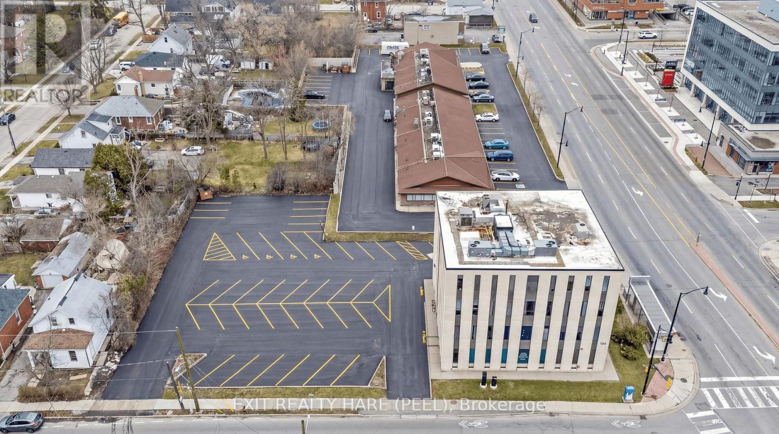 134 Queen Street E, Brampton, Ontario  L6V 1B2 - Photo 3 - W13006760