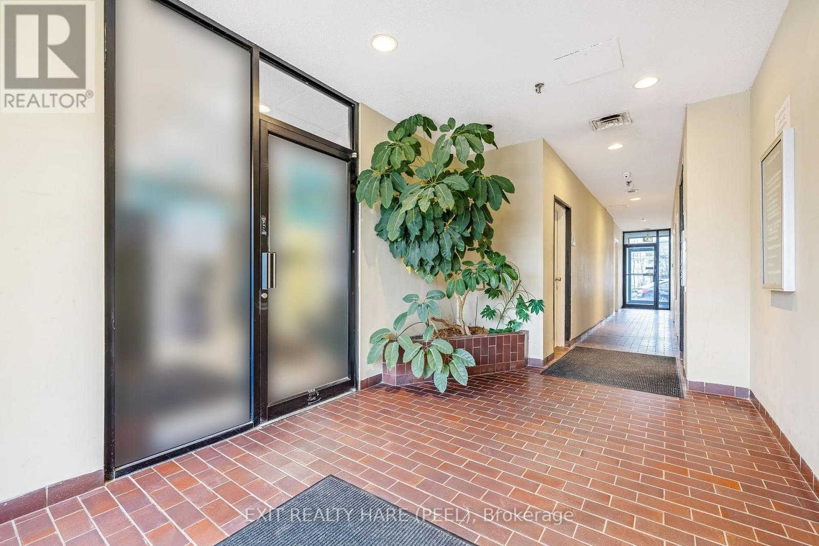 134 Queen Street E, Brampton, Ontario  L6V 1B2 - Photo 9 - W13006760