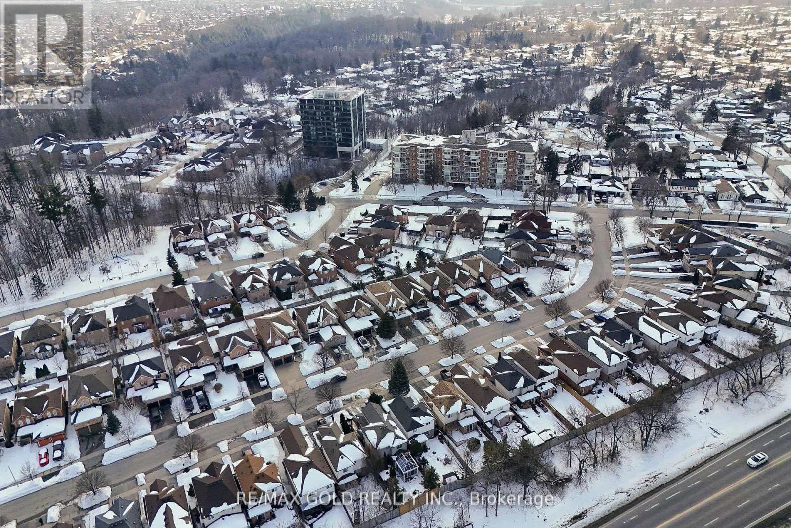 18 Russell Street, Halton Hills, Ontario  L7G 5Y7 - Photo 3 - W13006792