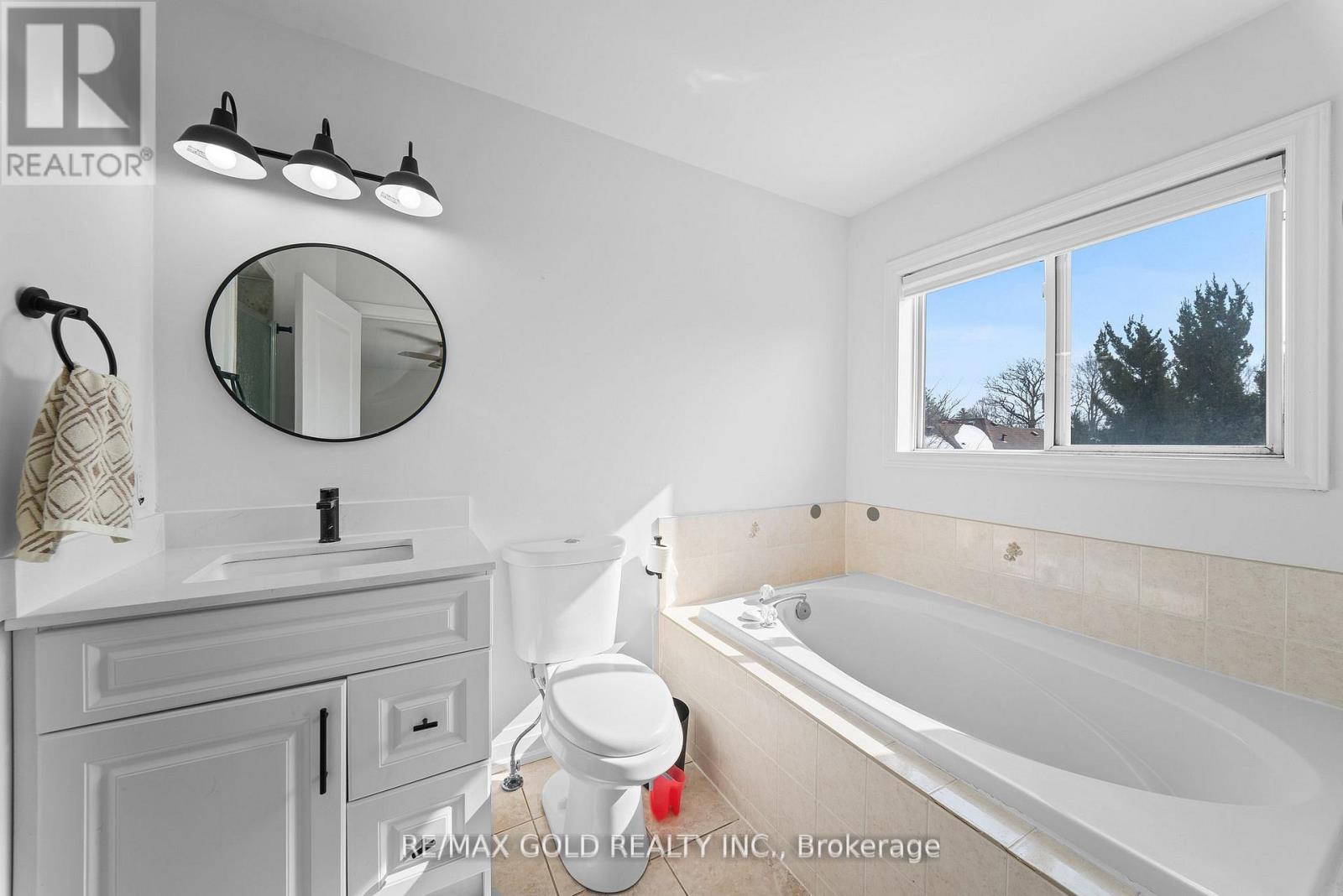 18 Russell Street, Halton Hills, Ontario  L7G 5Y7 - Photo 35 - W13006792