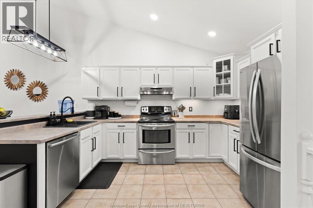 163 Antonio Court, Leamington, Ontario  N8H 5P5 - Photo 4 - 26008348