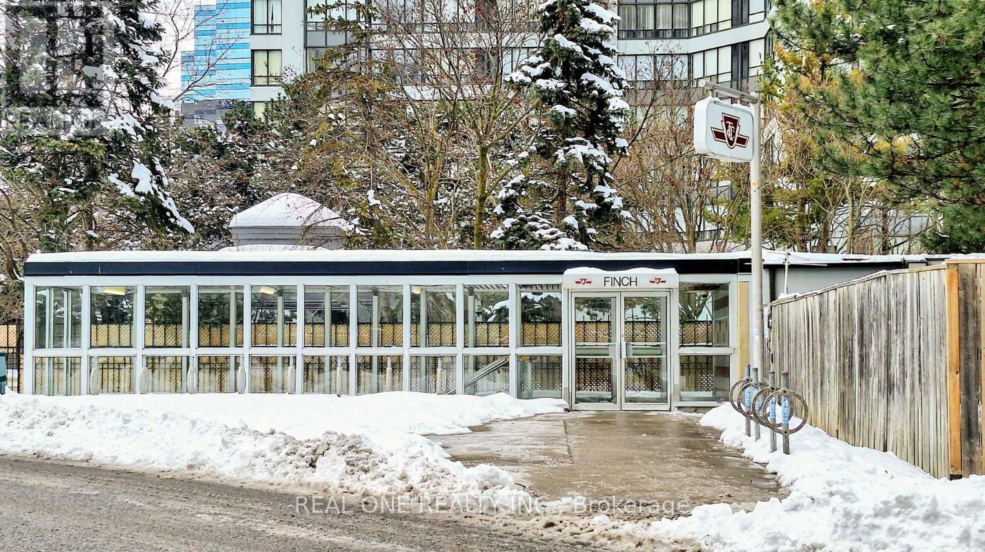 Uph06 - 8 Pemberton Avenue, Toronto, Ontario  M2M 4K8 - Photo 3 - C13004624