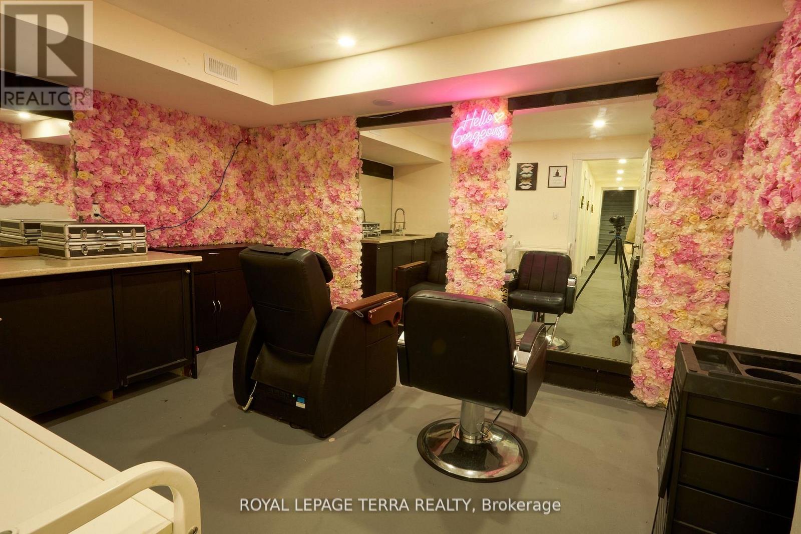 315 Blake Street, Barrie, Ontario  L4M 1K7 - Photo 12 - S13006002