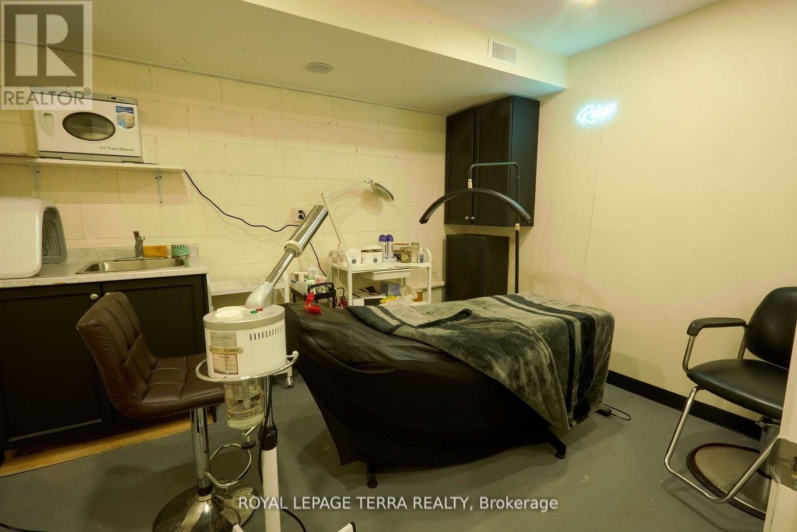 315 Blake Street, Barrie, Ontario  L4M 1K7 - Photo 10 - S13006002