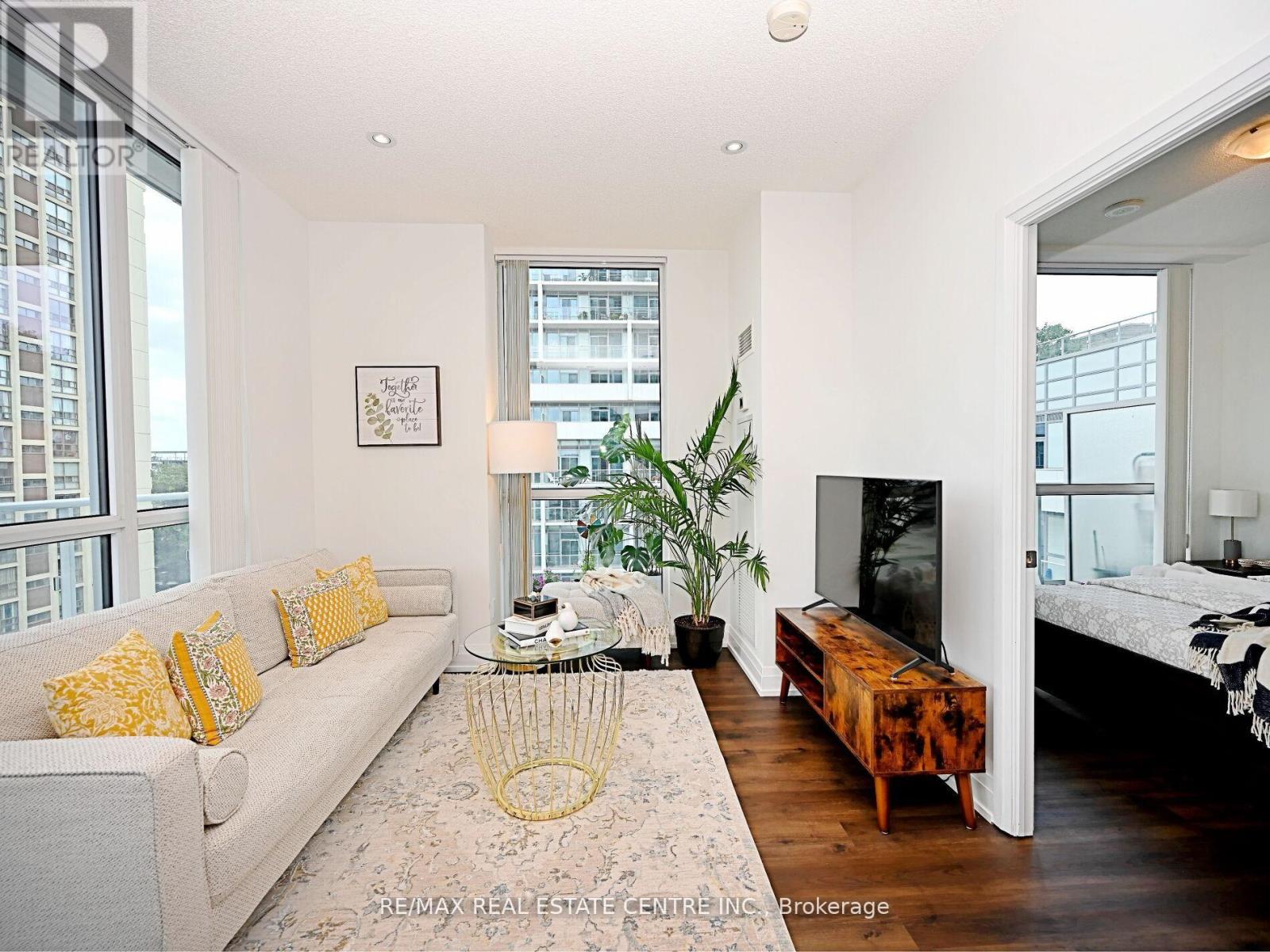 505 - 65 Speers Road, Oakville, Ontario  L6K 0J1 - Photo 11 - W12952350