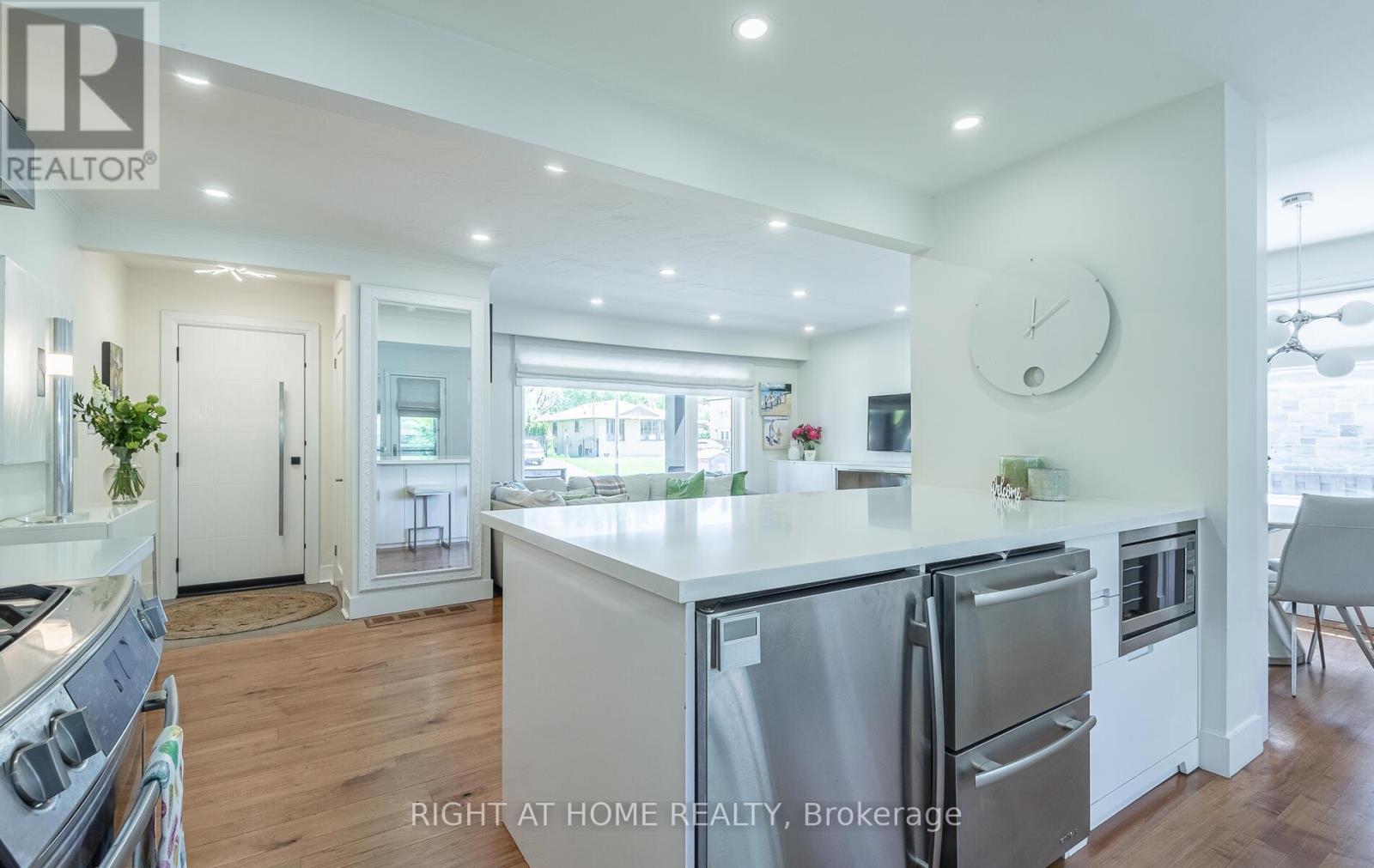 562 Weir Avenue, Oakville (Wo West), Ontario  L6L 4X4 - Photo 18 - W13006830