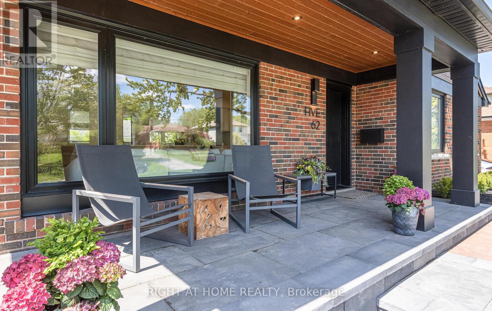 562 Weir Avenue, Oakville (Wo West), Ontario  L6L 4X4 - Photo 3 - W13006830