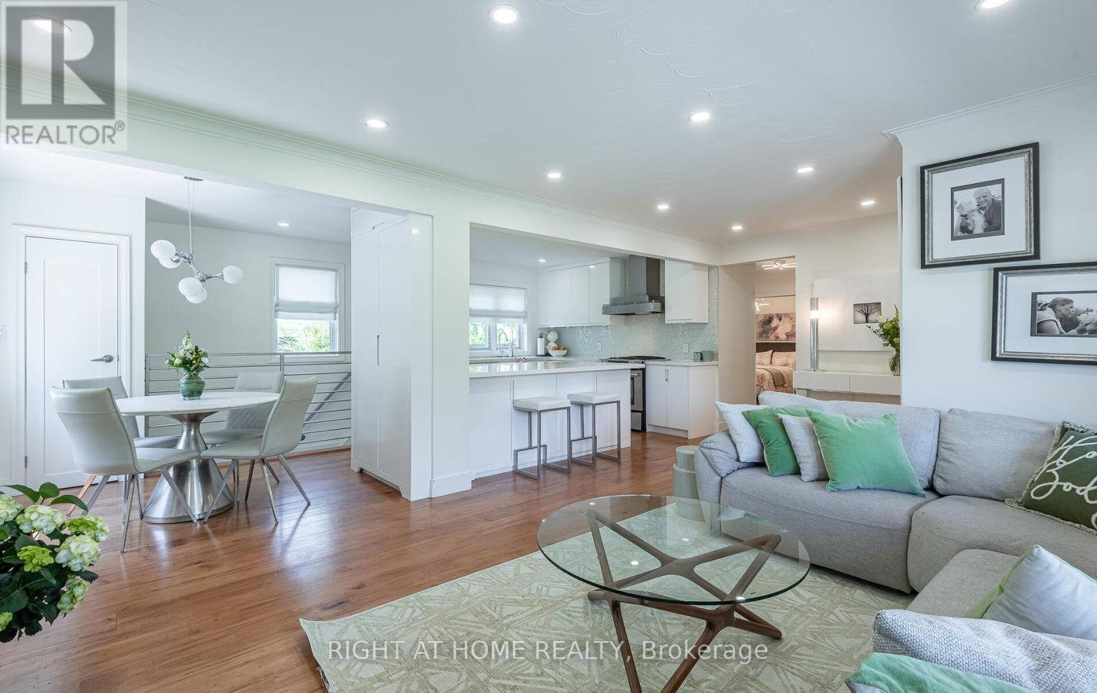 562 Weir Avenue, Oakville (Wo West), Ontario  L6L 4X4 - Photo 11 - W13006830