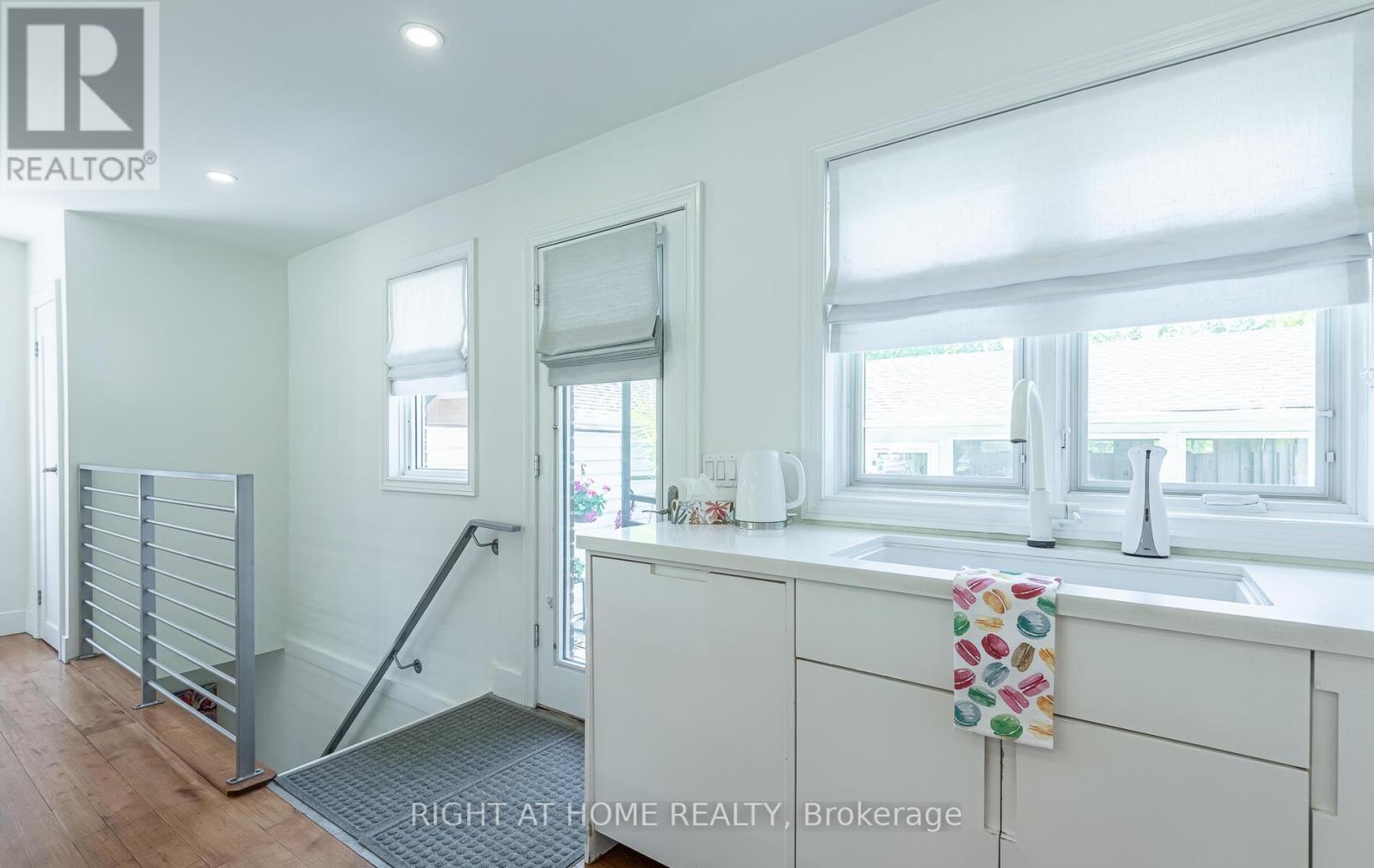 562 Weir Avenue, Oakville (Wo West), Ontario  L6L 4X4 - Photo 17 - W13006830