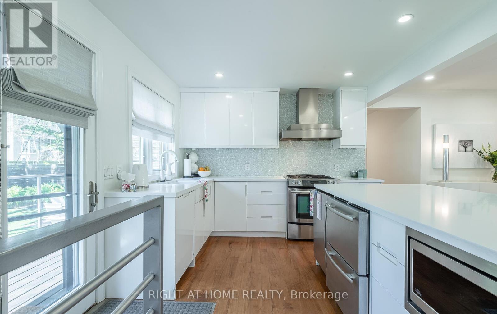 562 Weir Avenue, Oakville (Wo West), Ontario  L6L 4X4 - Photo 15 - W13006830