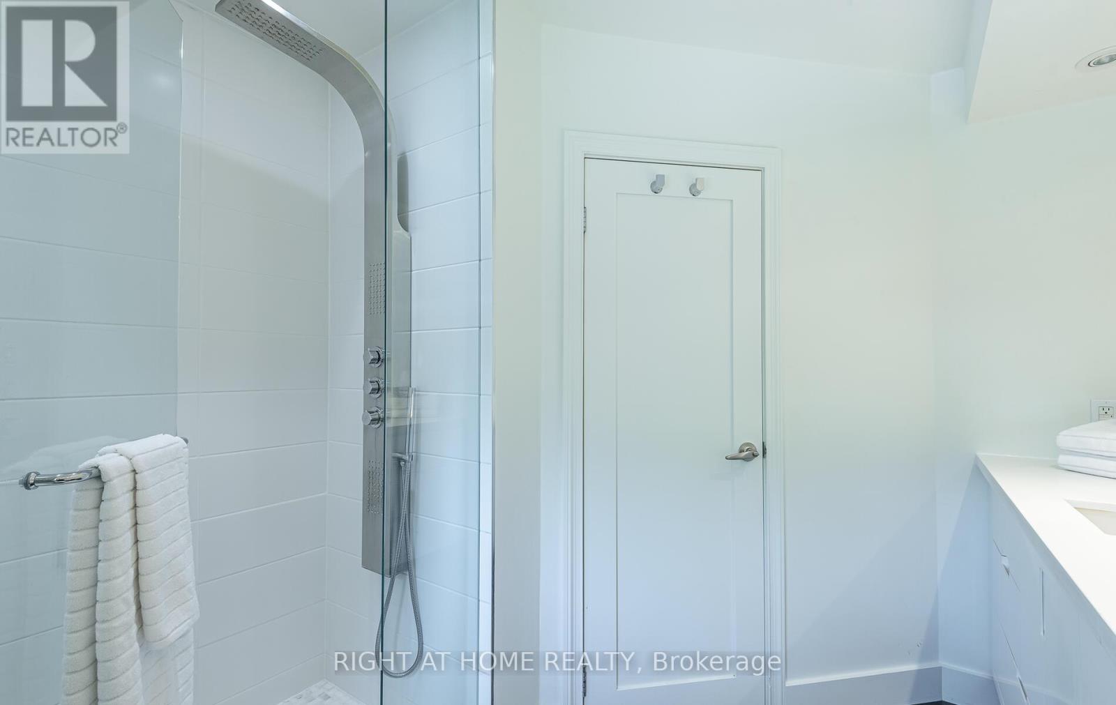 562 Weir Avenue, Oakville (Wo West), Ontario  L6L 4X4 - Photo 24 - W13006830