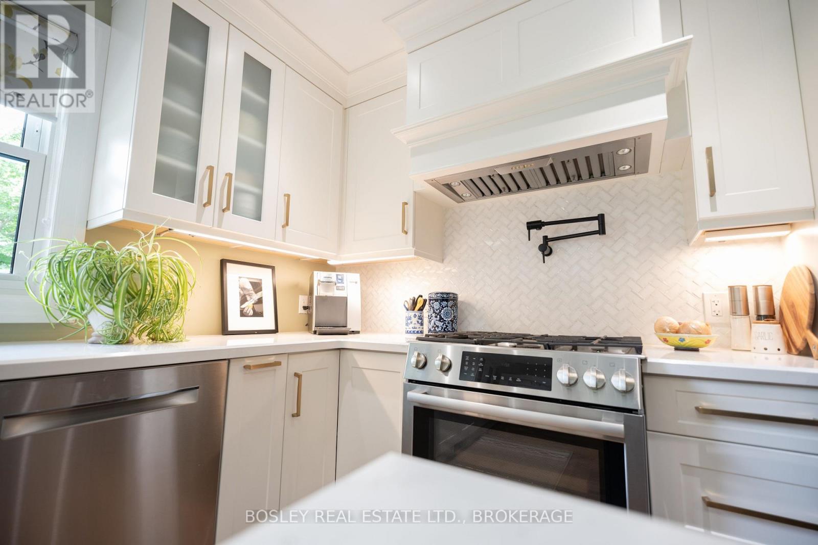 14796 Niagara River Parkway, Niagara-On-The-Lake, Ontario  L0S 1J0 - Photo 11 - X12366602